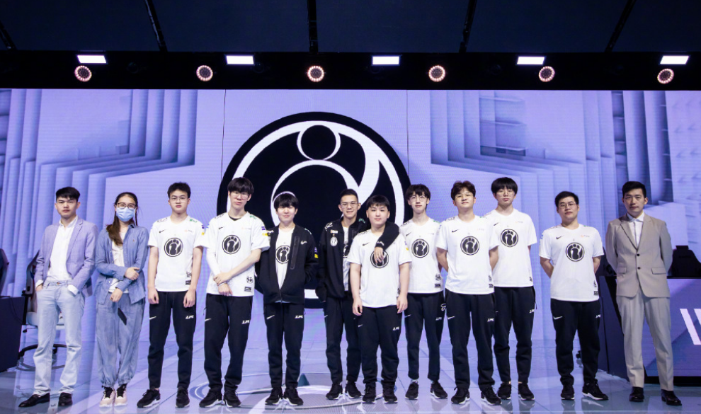 姿态迅速崛 姿态迅速崛